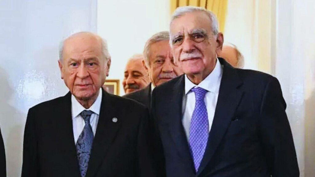 bahceli-ahmet-turku-arayarak-terorsuz-turkiye-yolundaki-gelismeler-sebebiyle-tebrik-etti-XgWH5fCE.jpg
