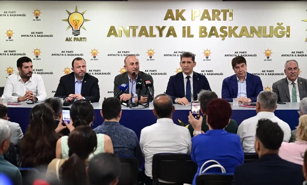 ak-parti-antalya-vilayet-teskilatinda-kurban-bayrami-merasimi-A8pk4cnj.jpg