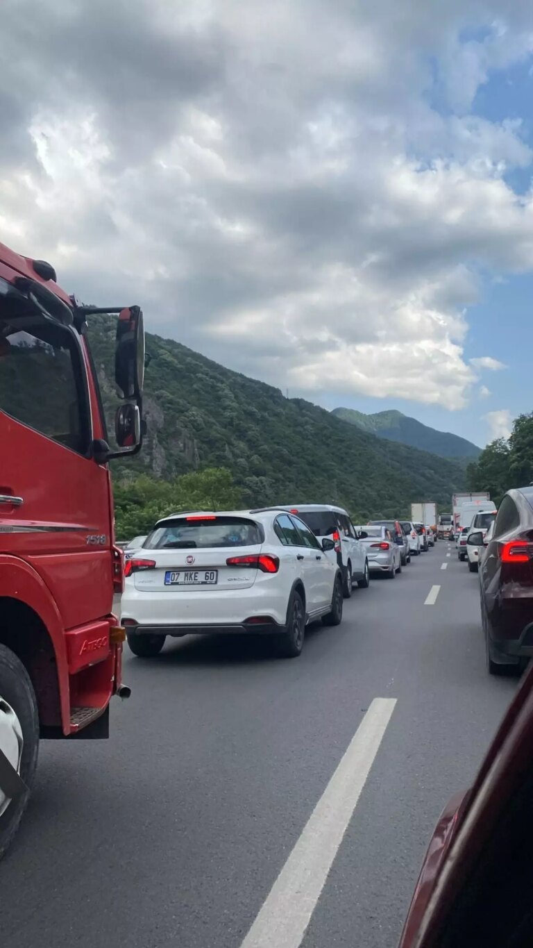 geyvede-trafik-kazasi-3-yarali-JAIZFvgh.jpg
