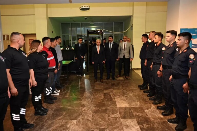 kirklareli-valisi-ugur-turan-pehlivankoy-geri-gonderme-merkezini-ziyaret-etti-VggcrO27.jpg