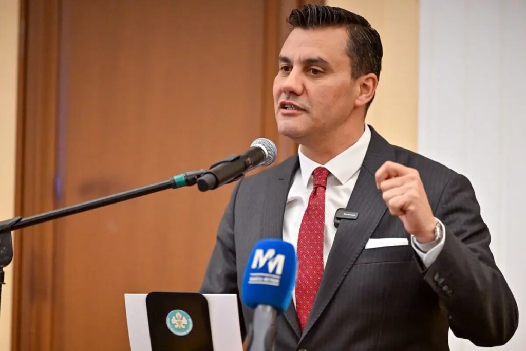 manisa-buyuksehir-belediye-baskani-ferdi-zeyreki-elektrik-carpti-gsYx5l9R.jpg
