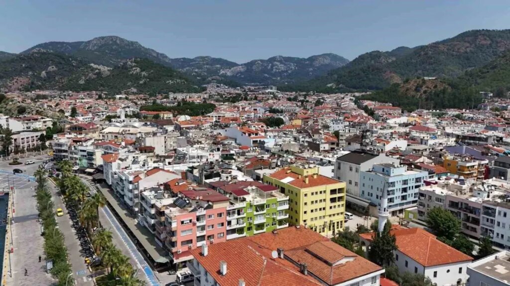 marmariste-58-siddetinde-sarsinti-panic-lakin-yikim-yok-sAdud1Zs.jpg
