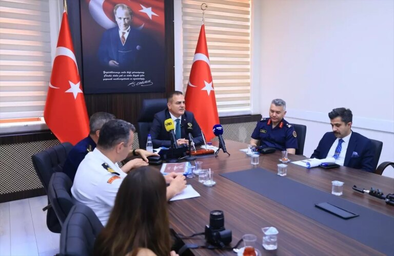 mugla-valisi-akbiyiktan-orman-yanginlarina-yonelik-teyakkuz-aciklamasi-4X9sd9Wb.jpg