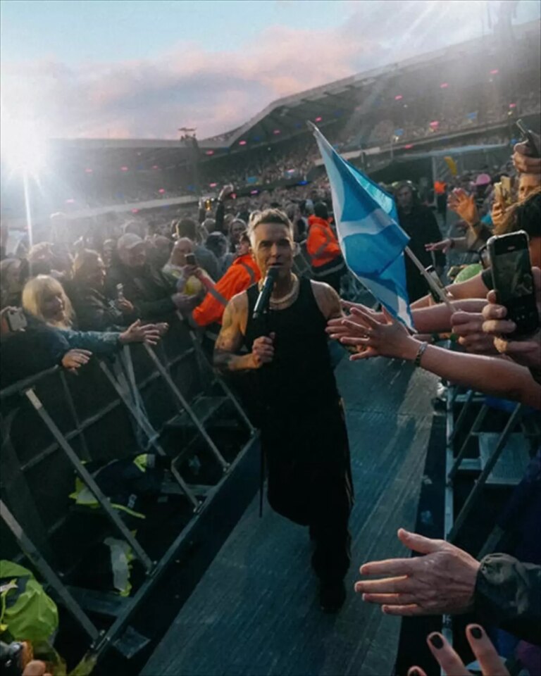 robbie-williams-istanbulda-konser-verecek-QXJNRRF7.jpg