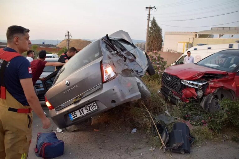 turgutluda-trafik-kazasi-1i-cocuk-5-yarali-3zcrkmJV.jpg