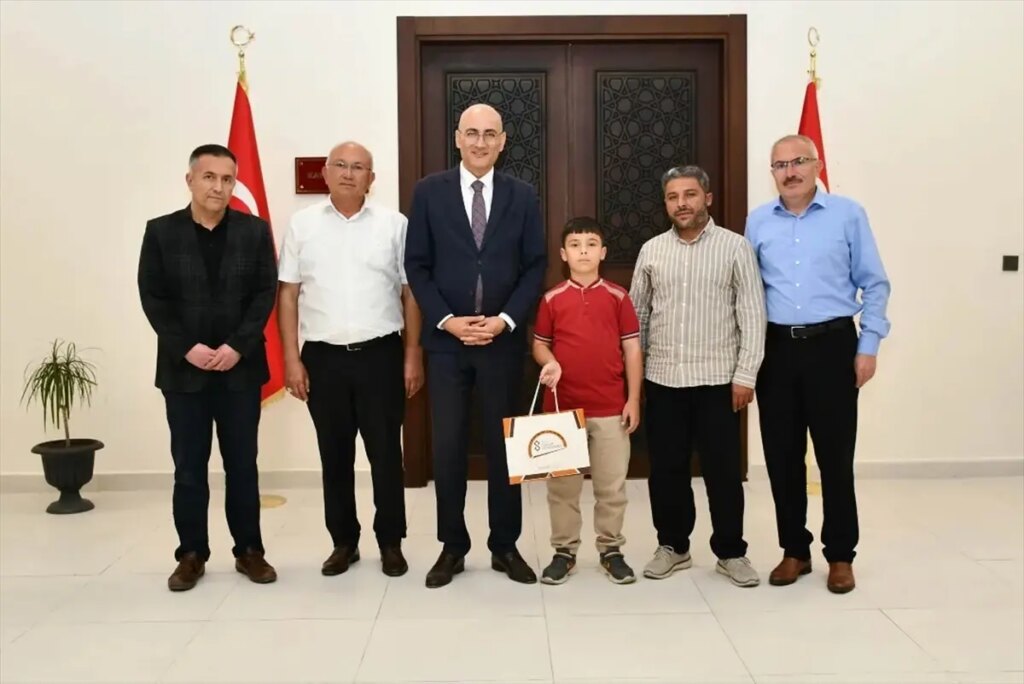 turkiye-birincisi-ogrenciye-odul-5YQMMnO2.jpg