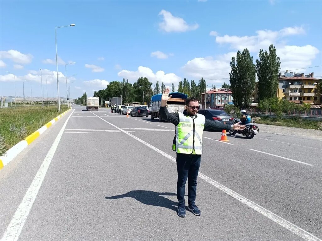 ulasta-kurban-bayrami-oncesi-trafik-kontrolleri-artirildi-2tDJaj8u.jpg